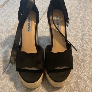 Used black shoes